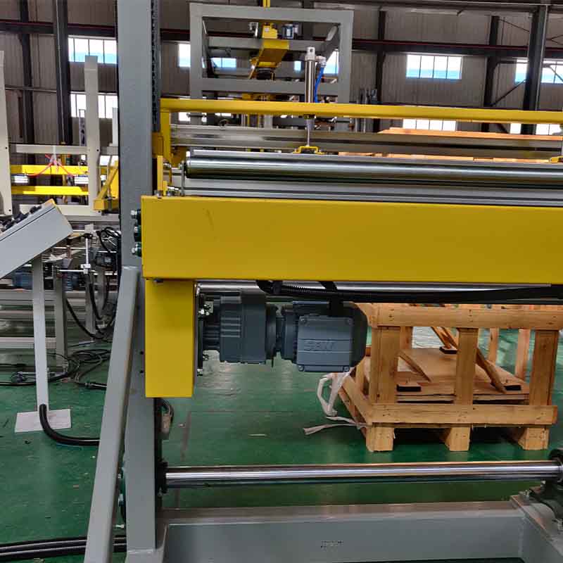 Automatic Pallet Packing with Dispenser Automatic Pallet Packing with Dispenser